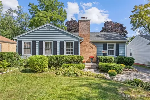733 S Prairie Ave, Barrington, IL 60010