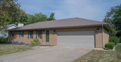 701 Thomas Dr, Heyworth, IL 61745