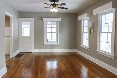 Living - 814 W Park St, Morrison, IL 61270 photo 4 of 5