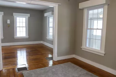 Living - 814 W Park St, Morrison, IL 61270 photo 3 of 5