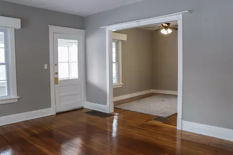 Living - 814 W Park St, Morrison, IL 61270 photo 2 of 5