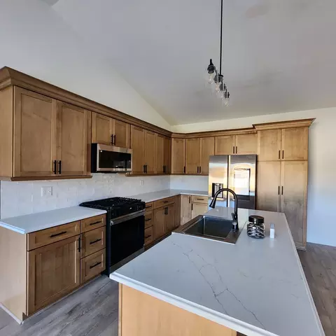 Kitchen - 422 View St, Ottawa, IL 61350 photo 2 of 2