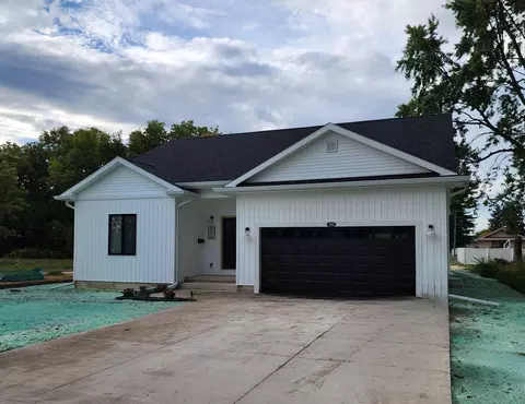 422 View St, Ottawa, IL 61350