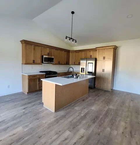 Kitchen - 422 View St, Ottawa, IL 61350 photo 1 of 2