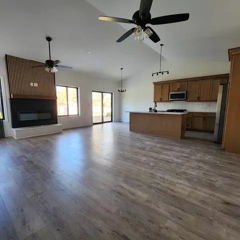 Living - 422 View St, Ottawa, IL 61350 photo 1 of 1