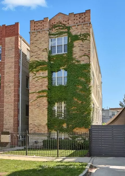 749 S Claremont Ave #1, Chicago, IL 60612