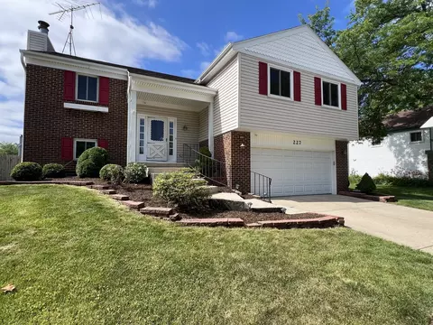 227 Augusta Dr, Vernon Hills, IL 60061