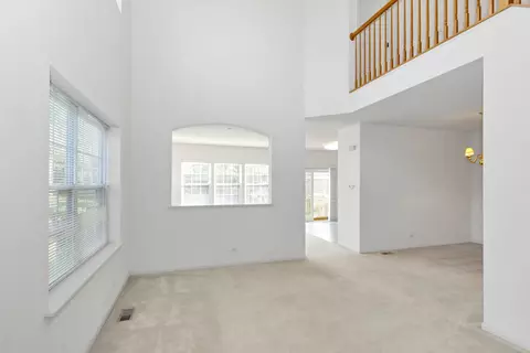 1830 Maureen Dr, Hoffman Estates, IL 60192 photo 4