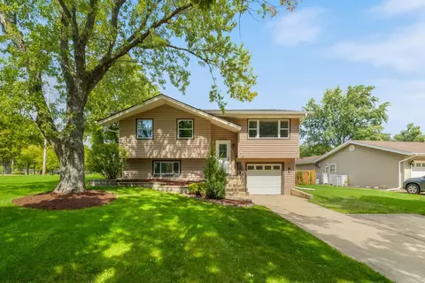 1530 Syracuse Ln, Schaumburg, IL 60193