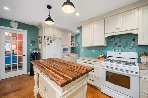 Kitchen - 1995 County Road 900 N, Eureka, IL 61530 photo 5 of 5