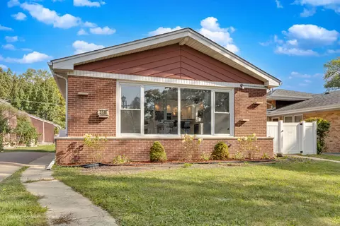 5148 Coyle Ave, Skokie, IL 60077