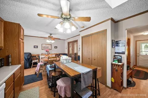 640 Coster Ct, Hinckley, IL 60520 photo 5