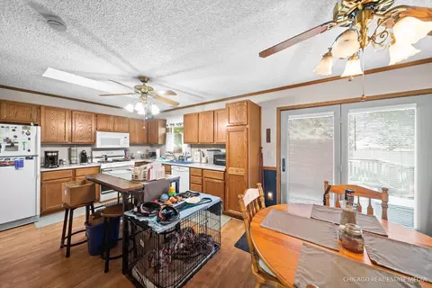 640 Coster Ct, Hinckley, IL 60520 photo 7