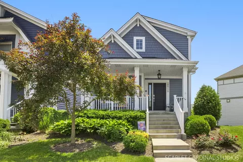 28 W773 Stafford Pl, Warrenville, IL 60555