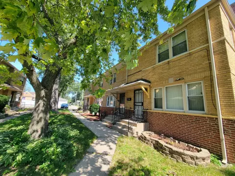 561 W 144th St #A, Riverdale, IL 60827