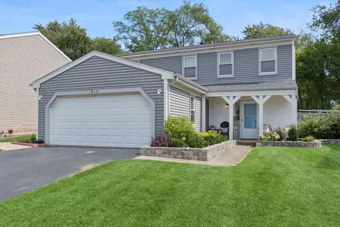 815 Woodside Dr, Roselle, IL 60172