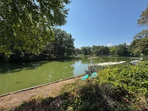10-202 Woodhaven Lks, Sublette, IL 61367