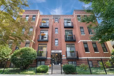 2955 N Racine Ave #2B, Chicago, IL 60657