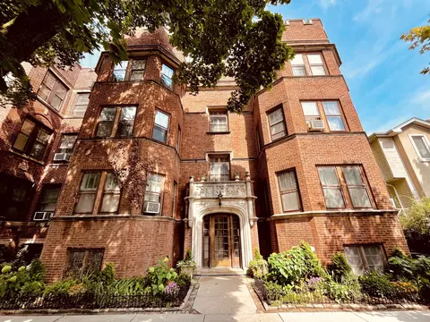 1434 W Pratt Blvd #3E, Chicago, IL 60626