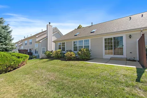 Exterior - 1108 E Danbury Dr, Cary, IL 60013 photo 2 of 2