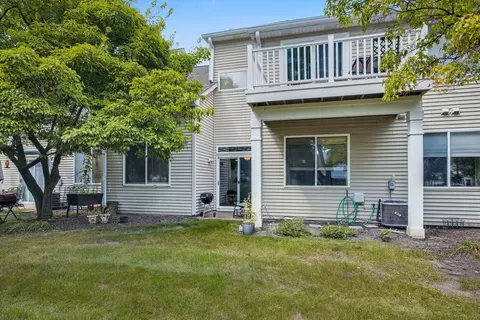 2948 Waters Edge Cir, Aurora, IL 60504 photo 17