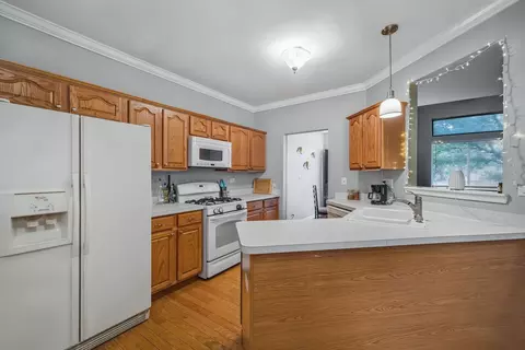 2948 Waters Edge Cir, Aurora, IL 60504 photo 10