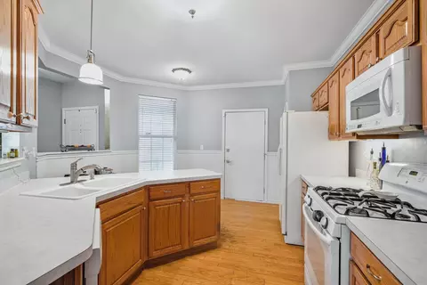2948 Waters Edge Cir, Aurora, IL 60504 photo 8