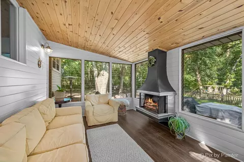 Exterior - 2018 W Oakleaf Dr, Mchenry, IL 60051 photo 5 of 11