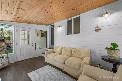Exterior - 2018 W Oakleaf Dr, Mchenry, IL 60051 photo 6 of 11