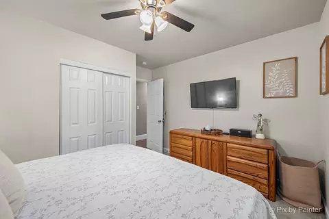 Bedroom - 2018 W Oakleaf Dr, Mchenry, IL 60051 photo 2 of 5