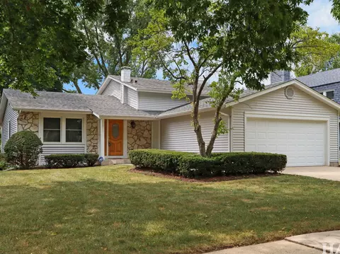 4090 N Parkside Dr, Hoffman Estates, IL 60192