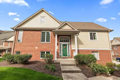 10711 Gigi Dr, Orland Park, IL 60462