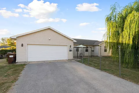 161 N Robert Dr, Godley, IL 60407
