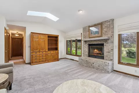 Living - 2584 Circle Dr, Belvidere, IL 61008 photo 6 of 6