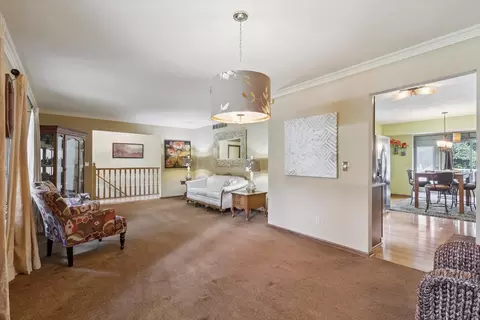 Living - 2584 Circle Dr, Belvidere, IL 61008 photo 2 of 6