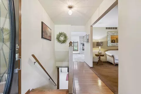 Entry Way - 2584 Circle Dr, Belvidere, IL 61008 photo 2 of 3