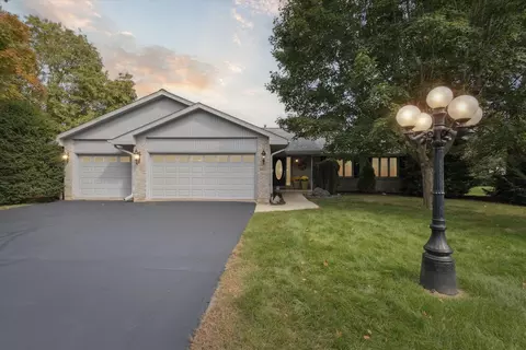 2584 Circle Dr, Belvidere, IL 61008