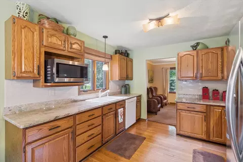 Kitchen - 2584 Circle Dr, Belvidere, IL 61008 photo 2 of 4