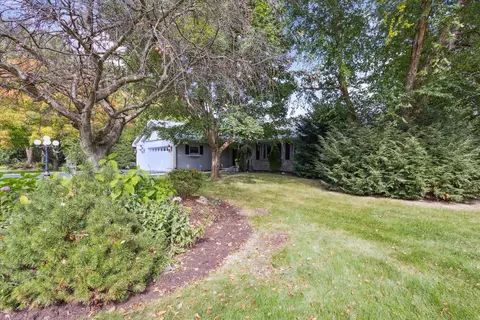 Exterior - 2584 Circle Dr, Belvidere, IL 61008 photo 11 of 12