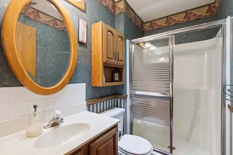 Bath - 2584 Circle Dr, Belvidere, IL 61008 photo 1 of 4