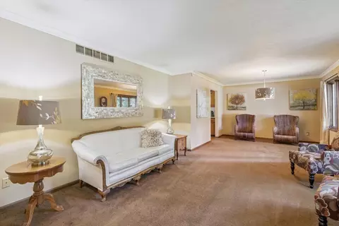 Living - 2584 Circle Dr, Belvidere, IL 61008 photo 1 of 6