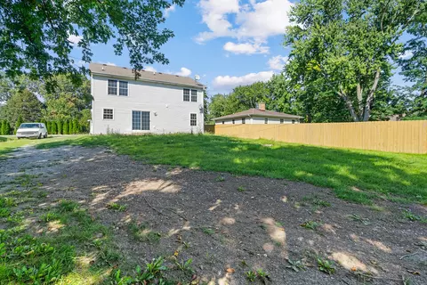 Exterior - 412 Bruce Rd, Lockport, IL 60441 photo 5 of 12