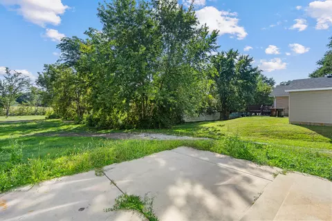 Exterior - 412 Bruce Rd, Lockport, IL 60441 photo 9 of 12