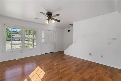 Living - 412 Bruce Rd, Lockport, IL 60441 photo 1 of 5