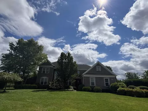 2405 Wembley Ct, Gurnee, IL 60031