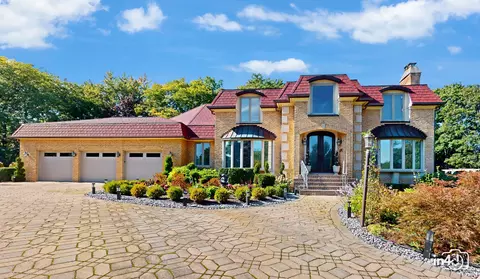 590 Windsor Cir, Inverness, IL 60067