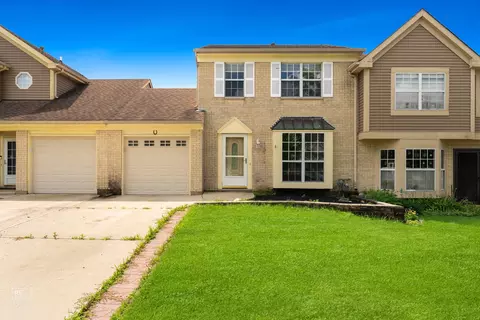 1312 Oriole Trl, Carol Stream, IL 60188