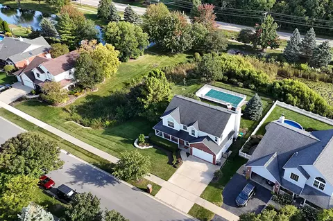 16601 W Springview Dr, Lockport, IL 60441