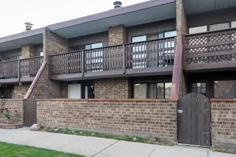 1107 Kenneth Cir, Elgin, IL 60120 photo 2