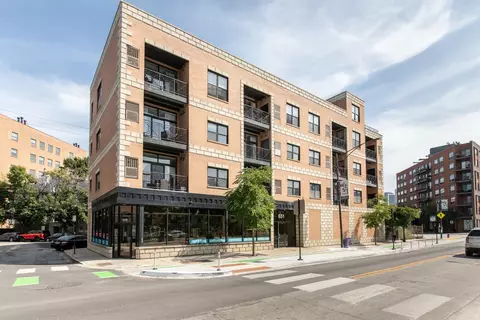 651 N Milwaukee Ave #302, Chicago, IL 60642